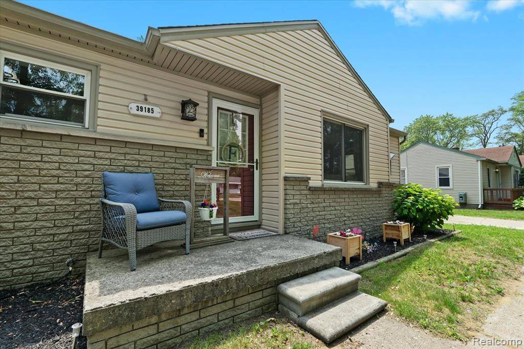 Romulus, MI 48174,39185 Chase Street