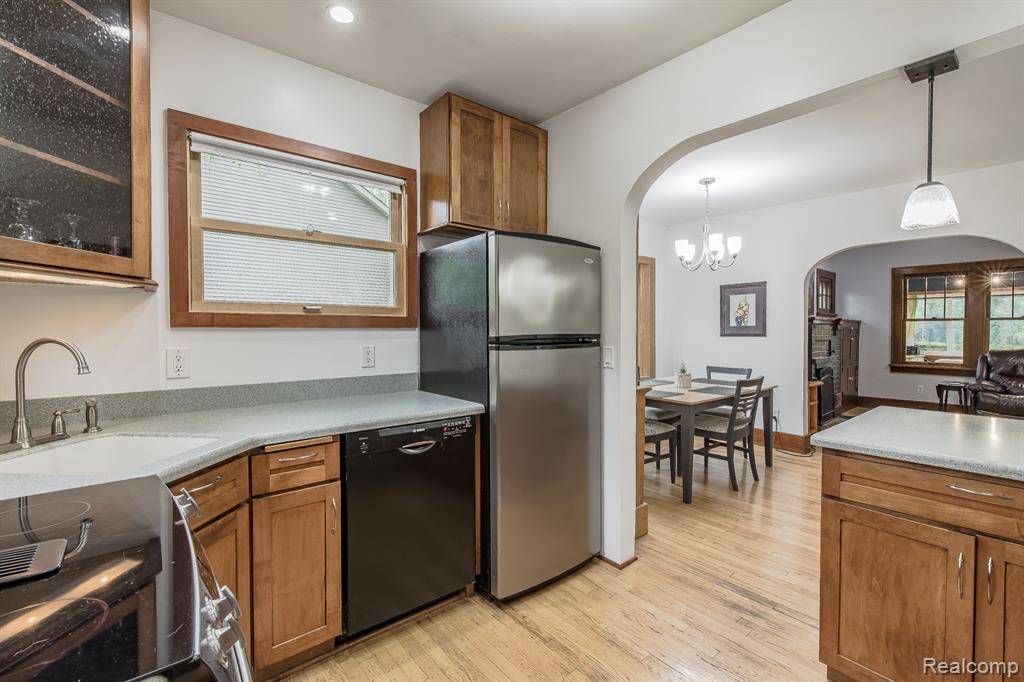 Lake Orion, MI 48362,284 W Clarkston Road