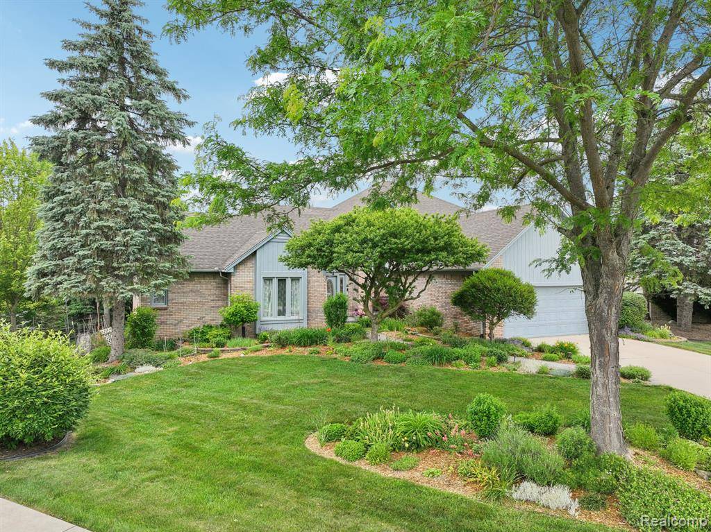 Rochester Hills, MI 48309,2138 KENNEDY Drive