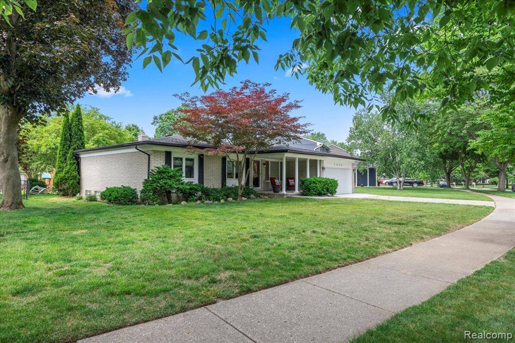 Troy, MI 48085,2096 Highbury Drive