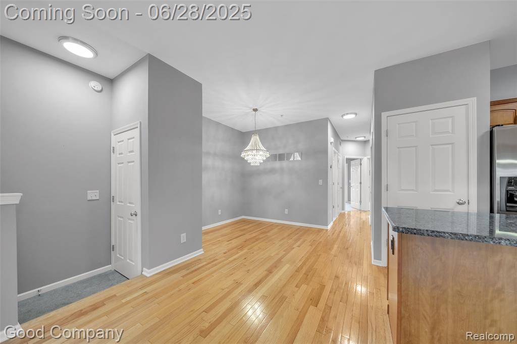 Novi, MI,41606 Hamlet Lane
