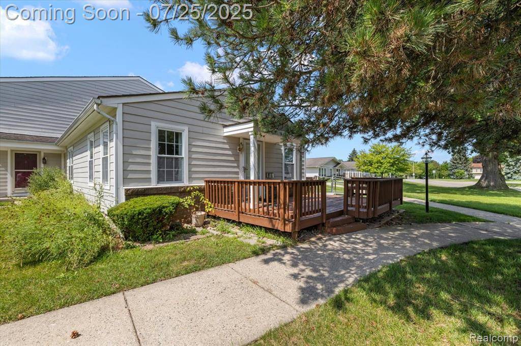 Novi, MI,39869 Village Wood Lane