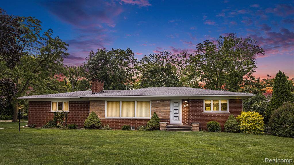 Trenton, MI 48138,21556 Thorofare Road