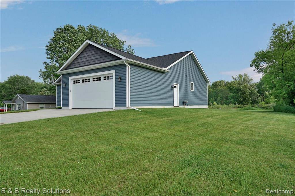 Lapeer, MI 48446,453 Angle Road