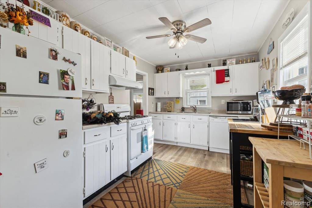 Burton, MI 48529,1386 Proper Avenue