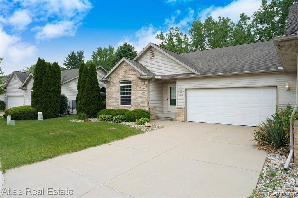 Grand Blanc, MI 48439,3527 Applewood Lane