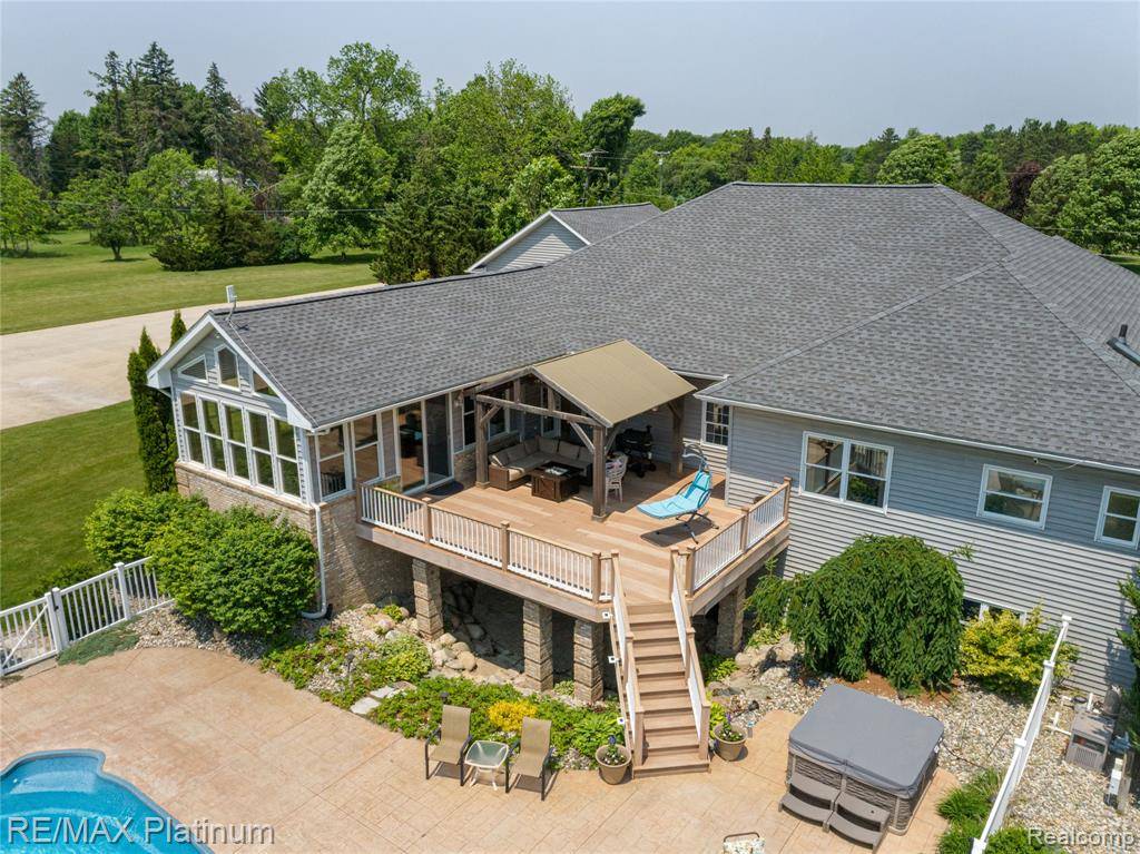 Brighton, MI 48114,8922 McClements Road