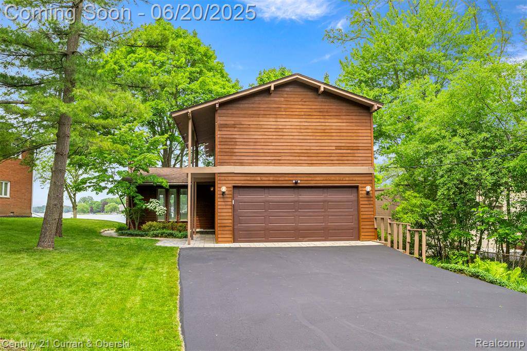 West Bloomfield, MI 48324,3150 Wellington Court