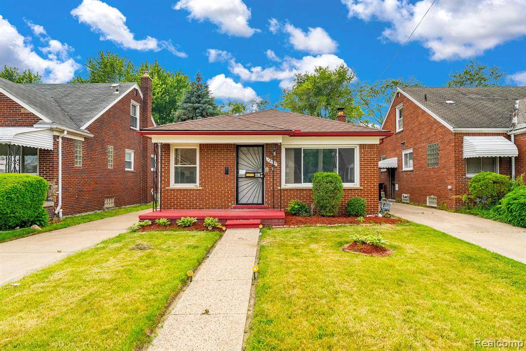 Grosse Pointe, MI 48205,19161 Joann Street
