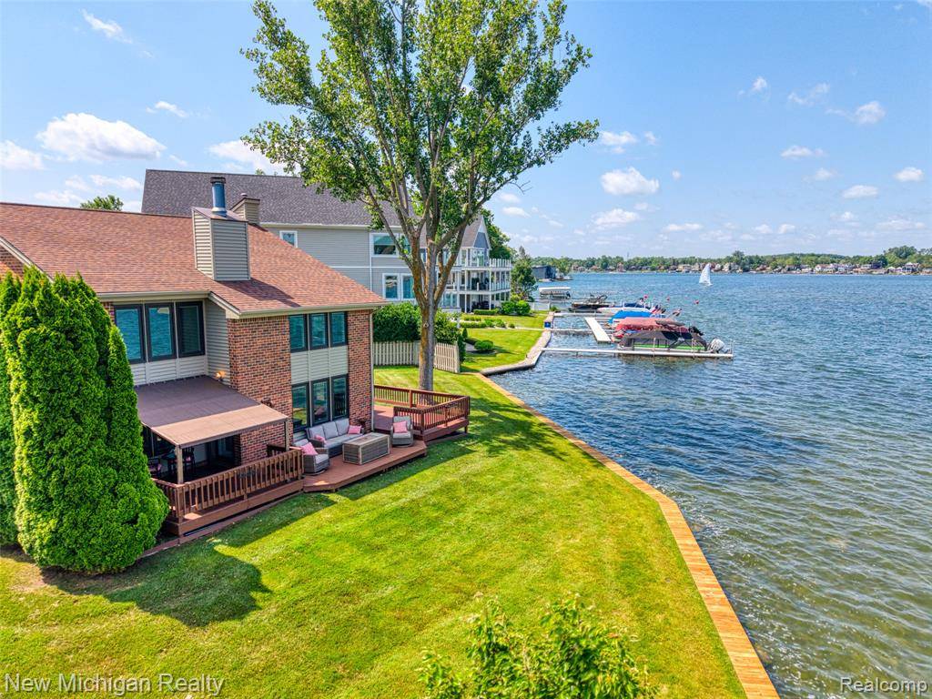 Fenton, MI 48430,2226 Bowles Street