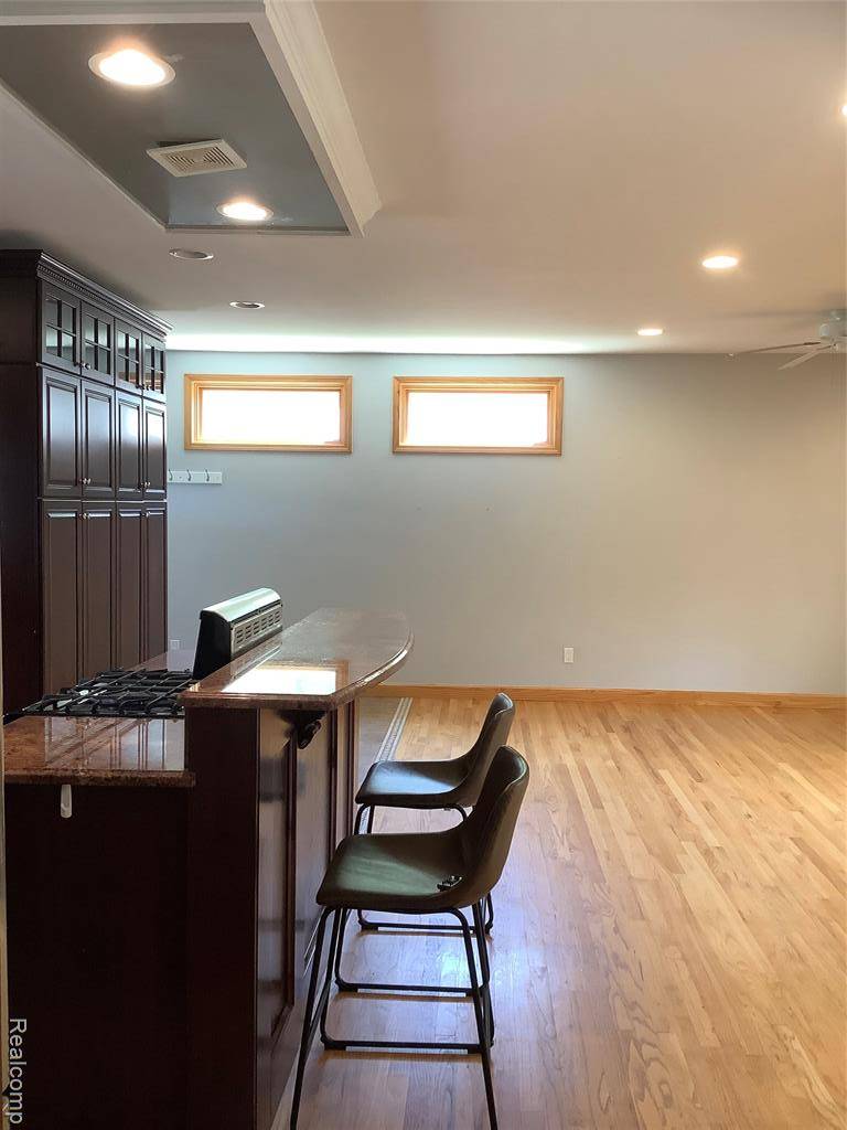 Northville, MI 48167,511 BASELINE Road