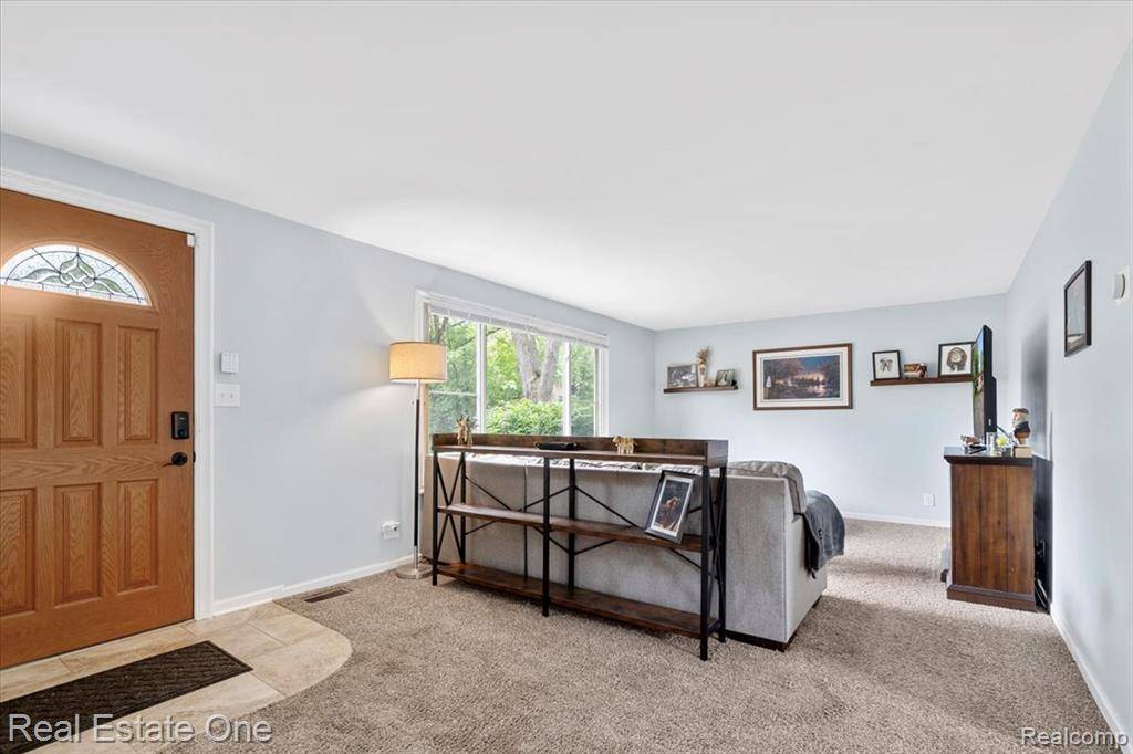 Grosse Ile, MI 48138,20558 Meridian Road