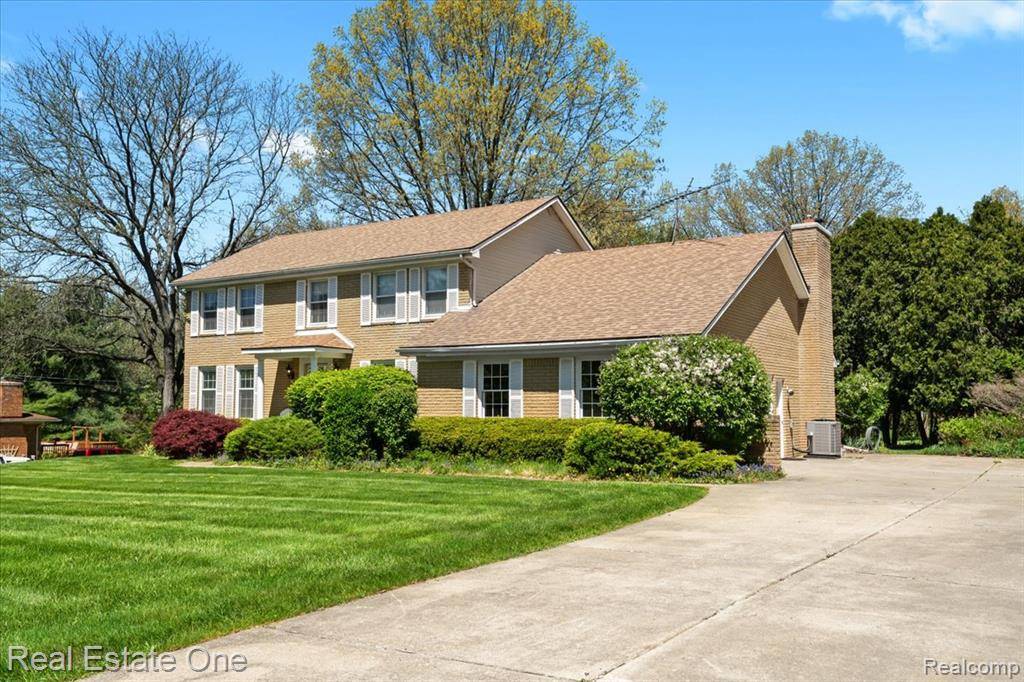 Milford, MI 48381,1945 Bamby Lane