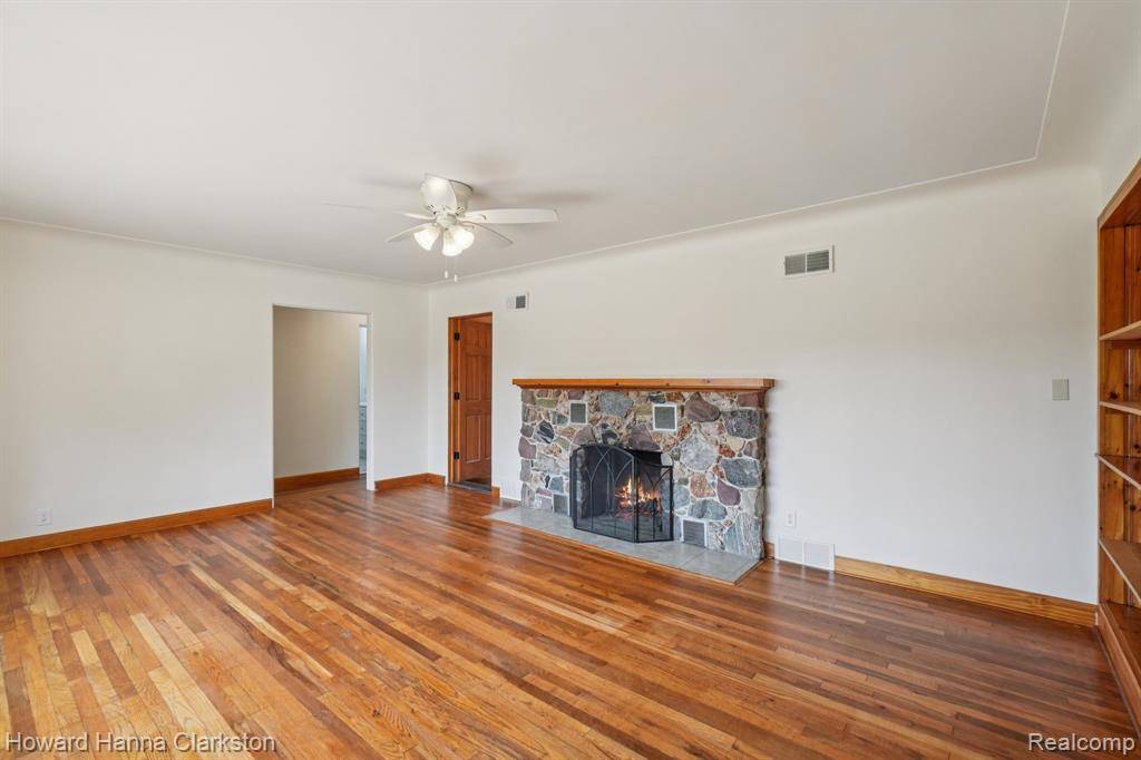 Clarkston, MI,5766 Corunna Avenue