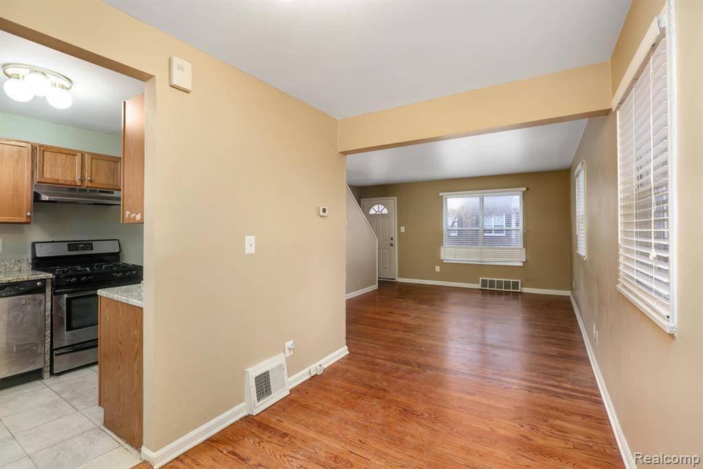 Royal Oak, MI 48073,3288 Coolidge Highway
