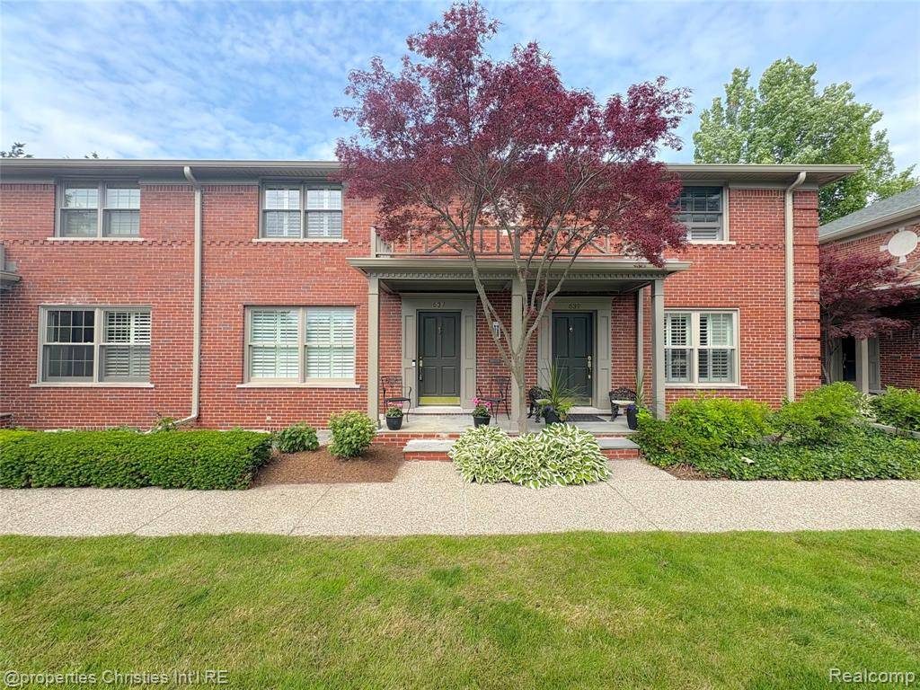 Birmingham, MI 48009,637 N Old Woodward Avenue