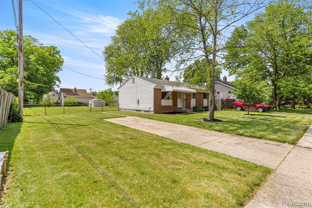 Roseville, MI 48066,26339 Hollywood Street