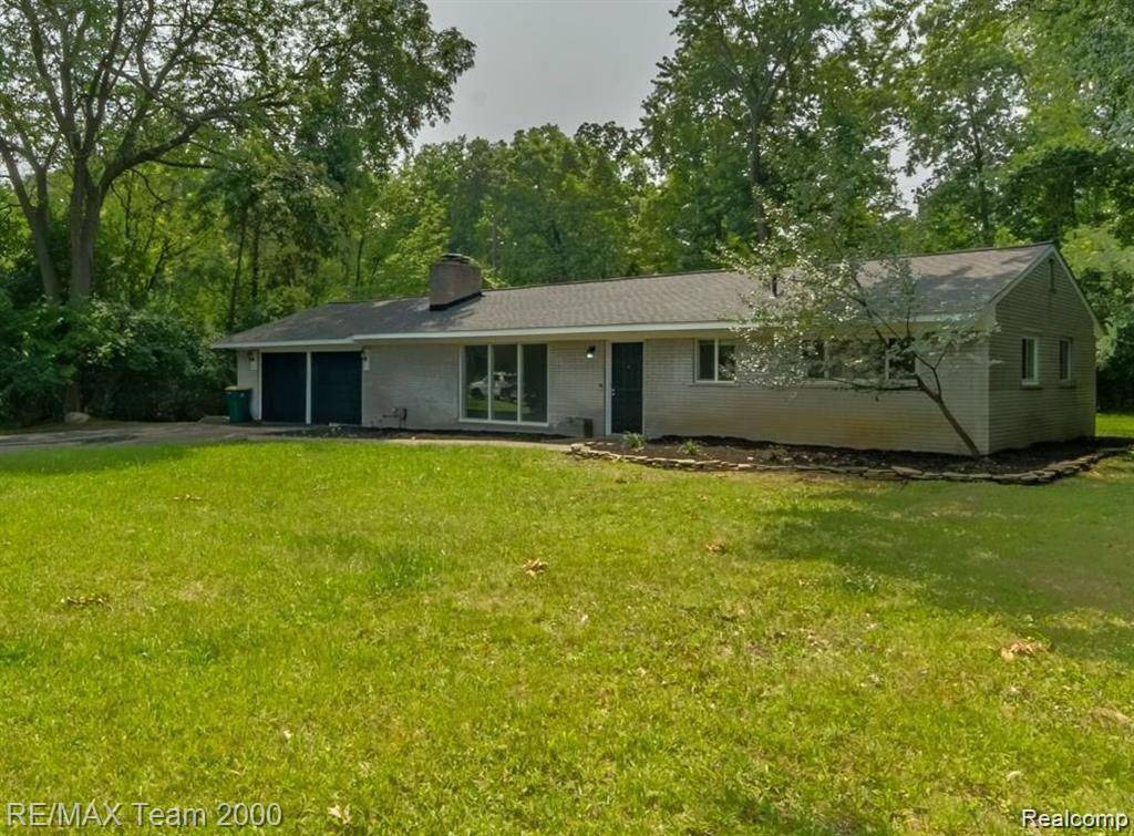Farmington Hills, MI 48334,28045 W GREENMEADOW Circle