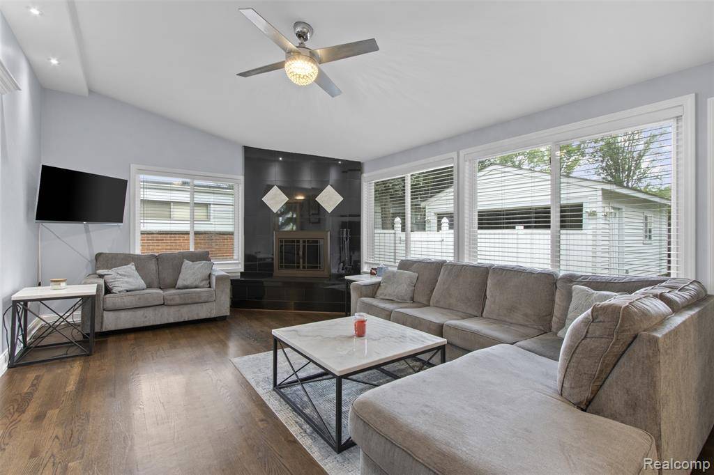 Madison Heights, MI 48071,1702 Byron Avenue