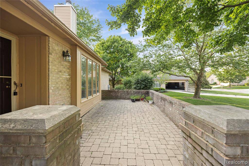 Troy, MI 48098,5805 Dawn Ridge Drive