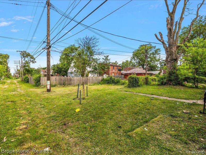 Detroit, MI 48205,18037 Pelkey Street