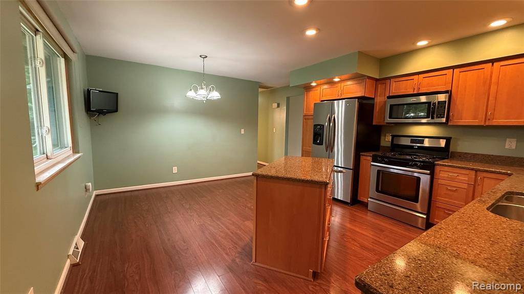 Fort Gratiot, MI 48059,3759 Grant Avenue