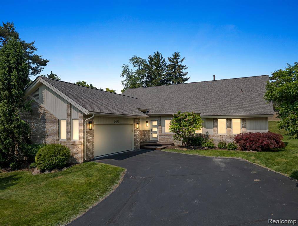 Bloomfield Hills, MI 48301,6420 Apple Grove Lane