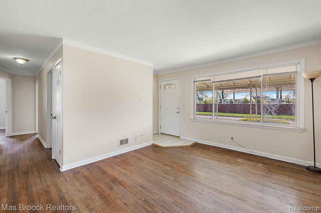 Ferndale, MI 48220,561 E BENNETT Avenue