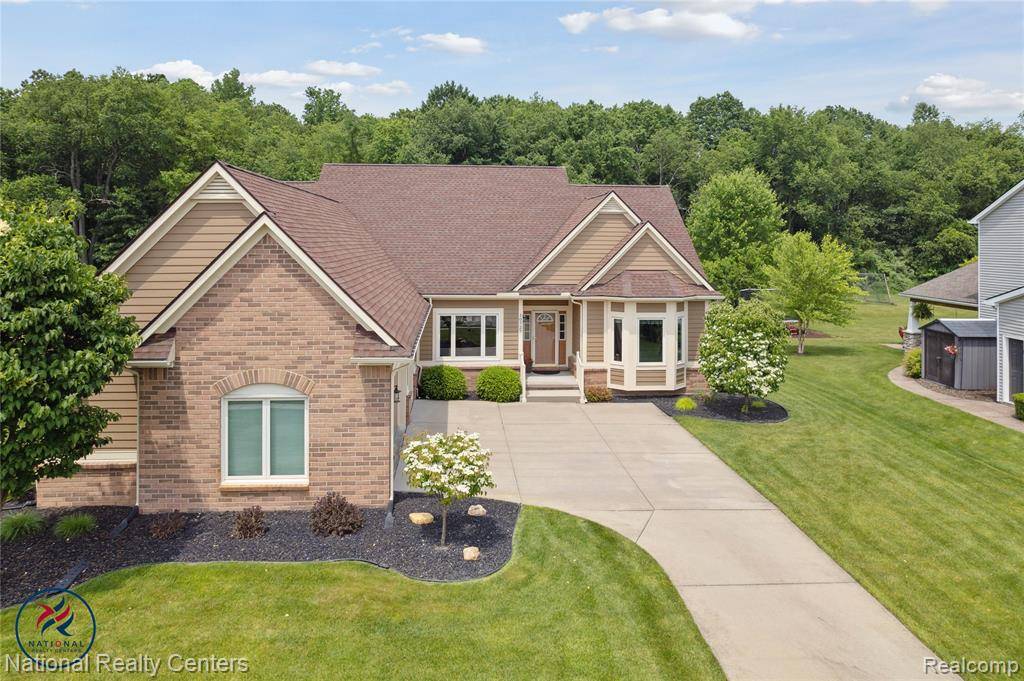 South Lyon, MI 48178,10727 Bouldercrest Drive