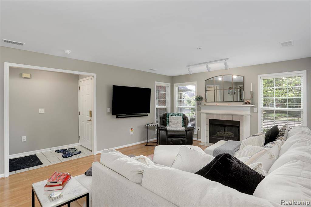 Novi, MI 48377,28185 Carlton Way Drive