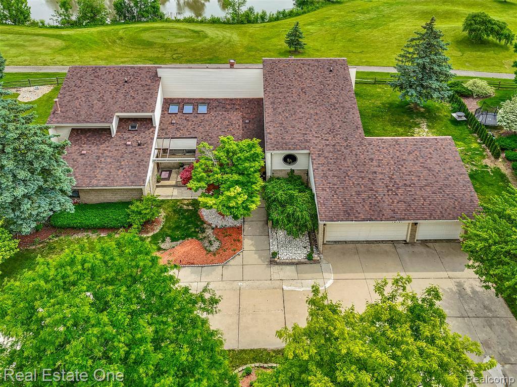 Riverview, MI 48193,18191 Country Club Circle