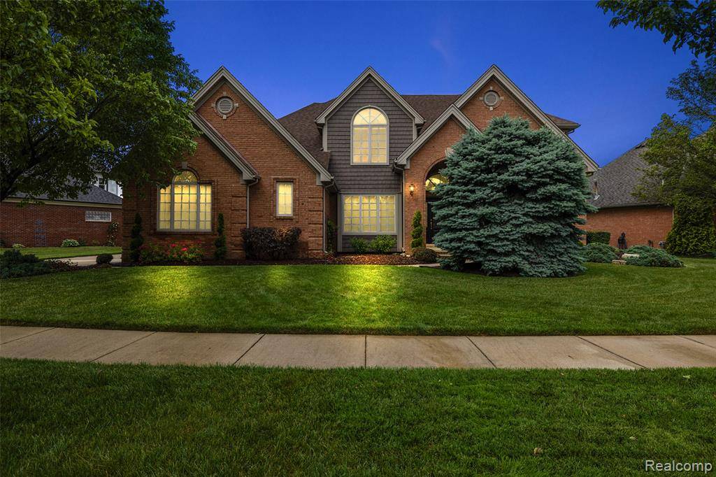 Macomb, MI 48044,19301 Lakeland Drive