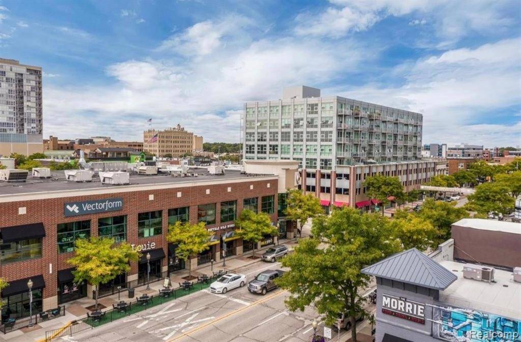 Royal Oak, MI 48067,100 W 5TH ST APT 610