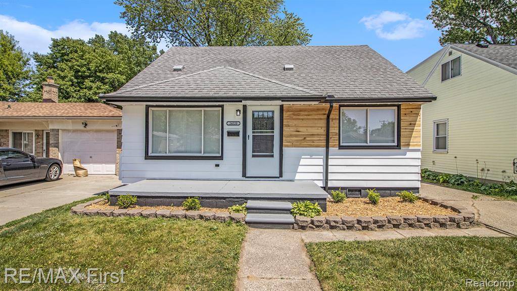 Saint Clair Shores, MI 48021,24520 Laetham Avenue