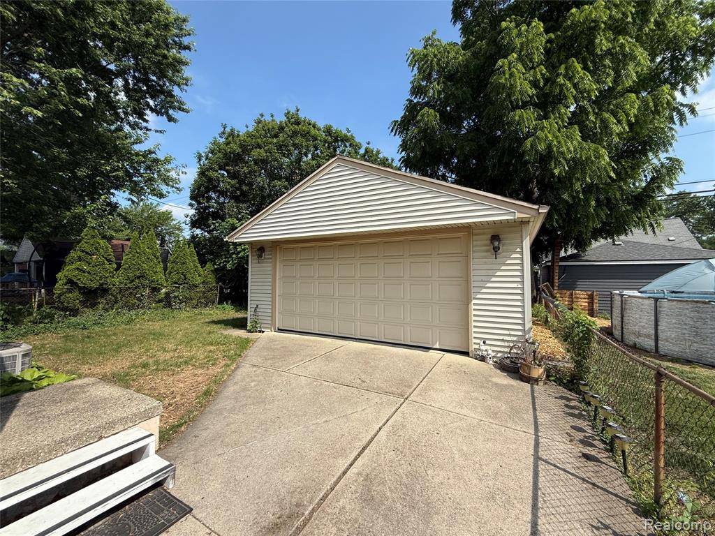 Madison Heights, MI 48071,400 W Hudson Avenue