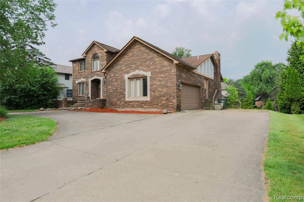 Rochester Hills, MI 48309,810 Box Canyon Court