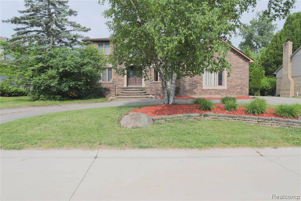Rochester Hills, MI 48309,810 Box Canyon Court