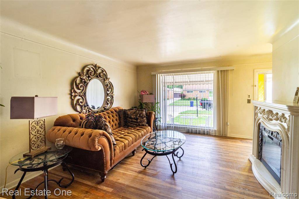 Redford, MI 48239,26914 Glendale