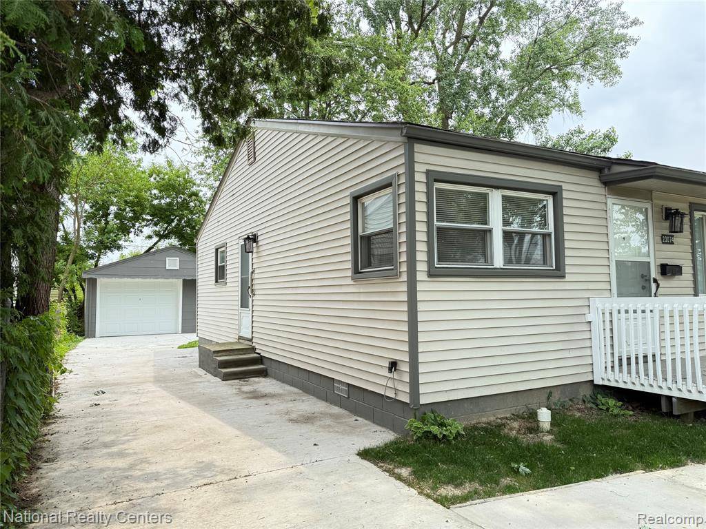 Warren, MI 48089,23074 Bolam Avenue