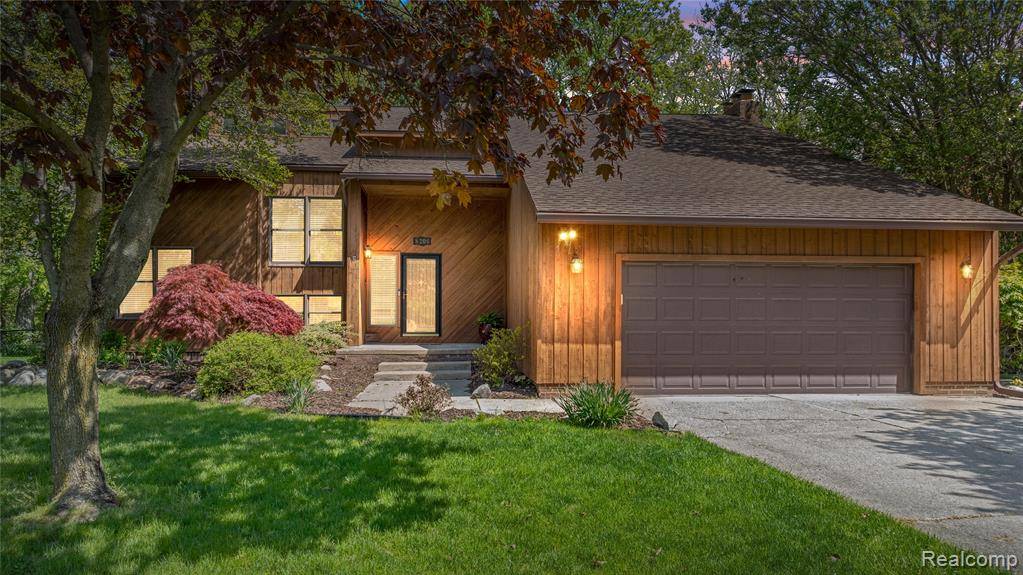 Grosse Ile, MI 48138,8206 Saint James Court