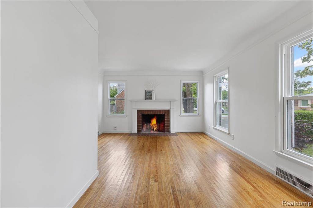 Grosse Pointe Woods, MI 48224,3900 Somerset Avenue