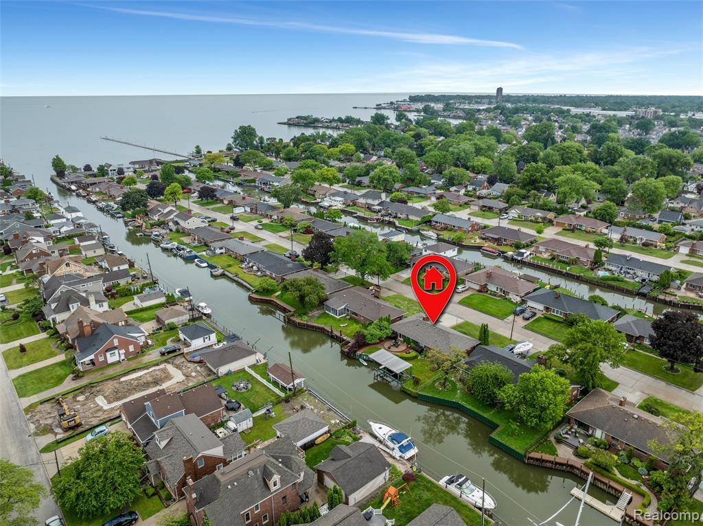 Saint Clair Shores, MI 48081,22435 Lakecrest Street