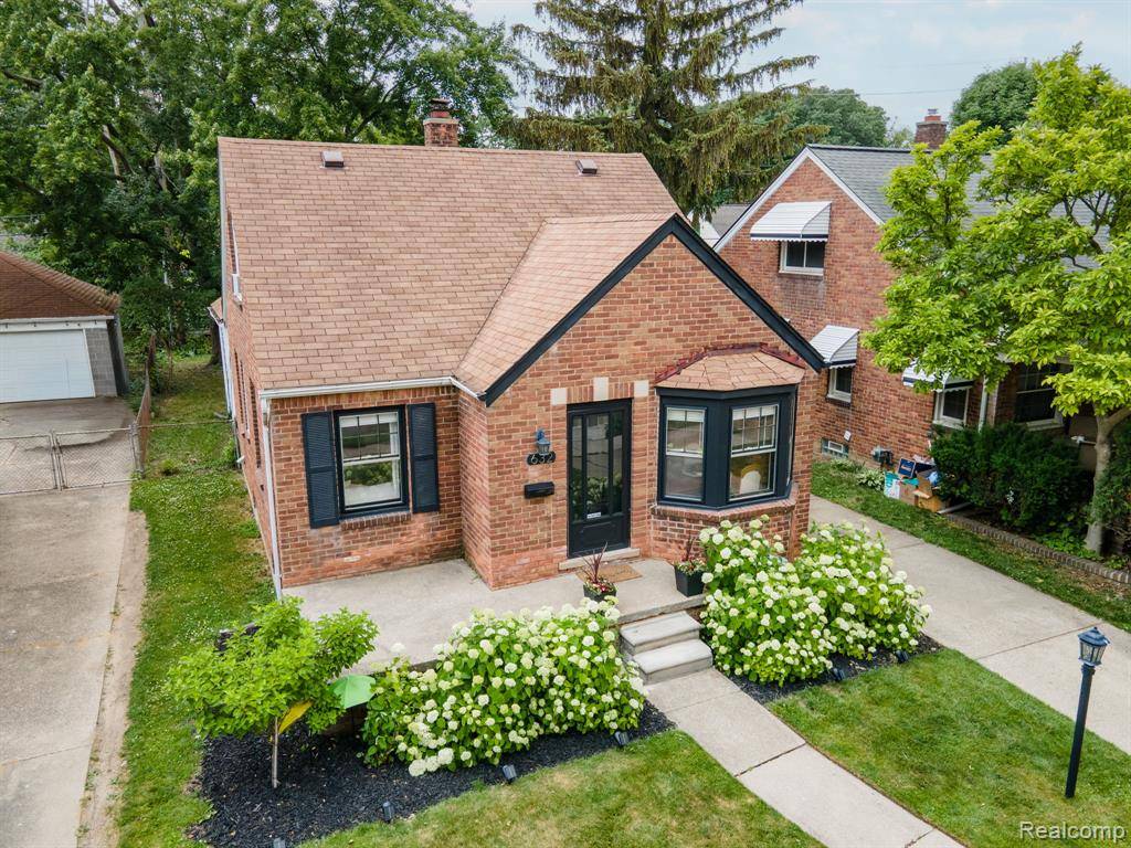 Royal Oak, MI 48067,632 S Edison Avenue