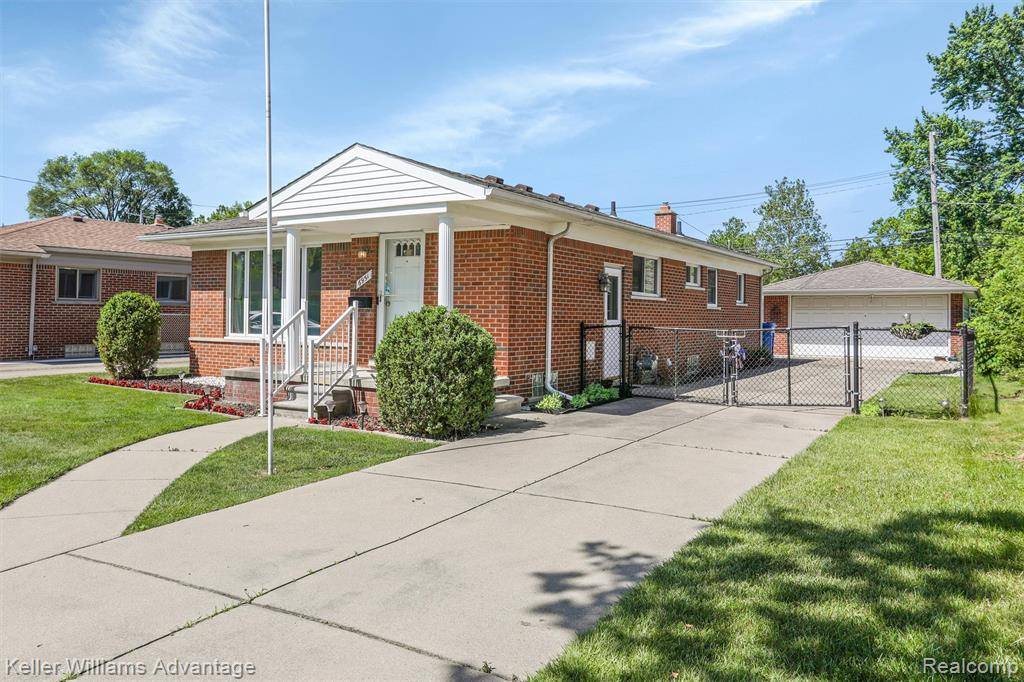 Dearborn Heights, MI 48127,6951 Rosemary Street