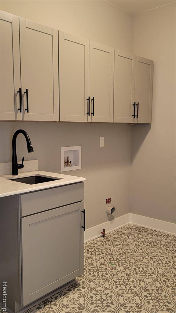 New Hudson, MI 48165,56232 HICKORY CREEK Lane