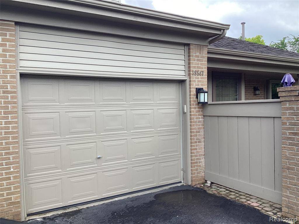 Farmington Hills, MI 48331,38547 Darbyshire