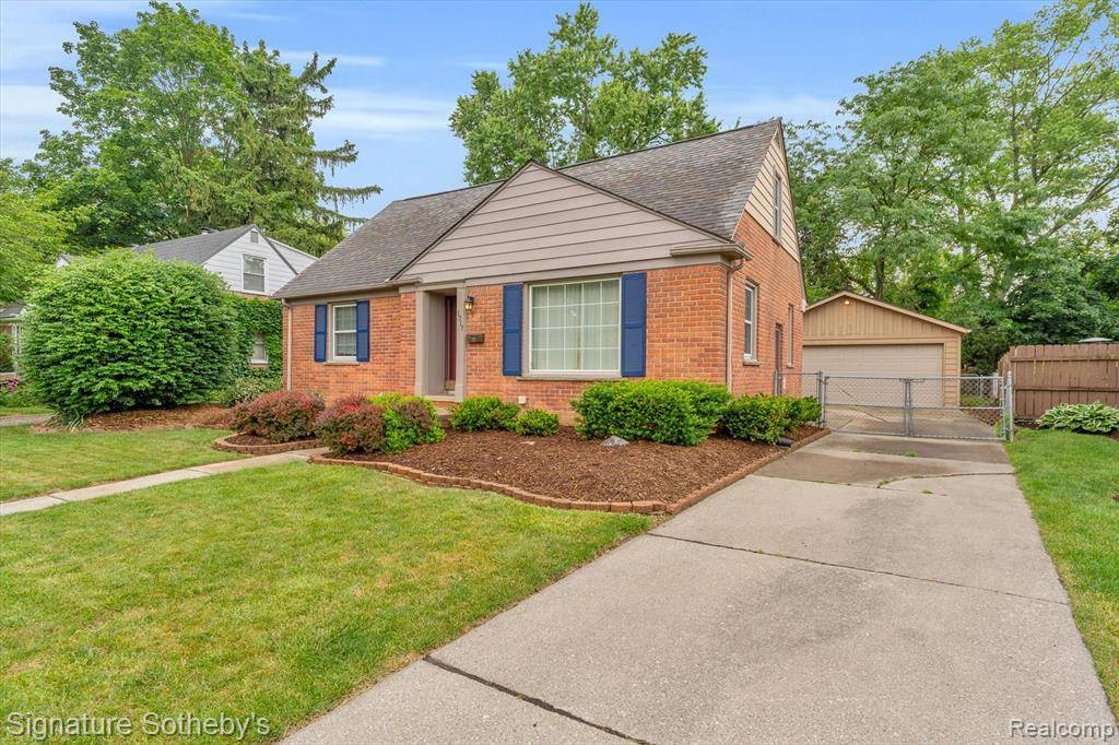 Lake Orion, MI 48009,1717 Penistone Street
