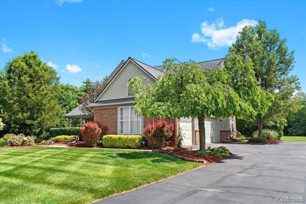 South Lyon, MI 48178,13105 Gorget Drive