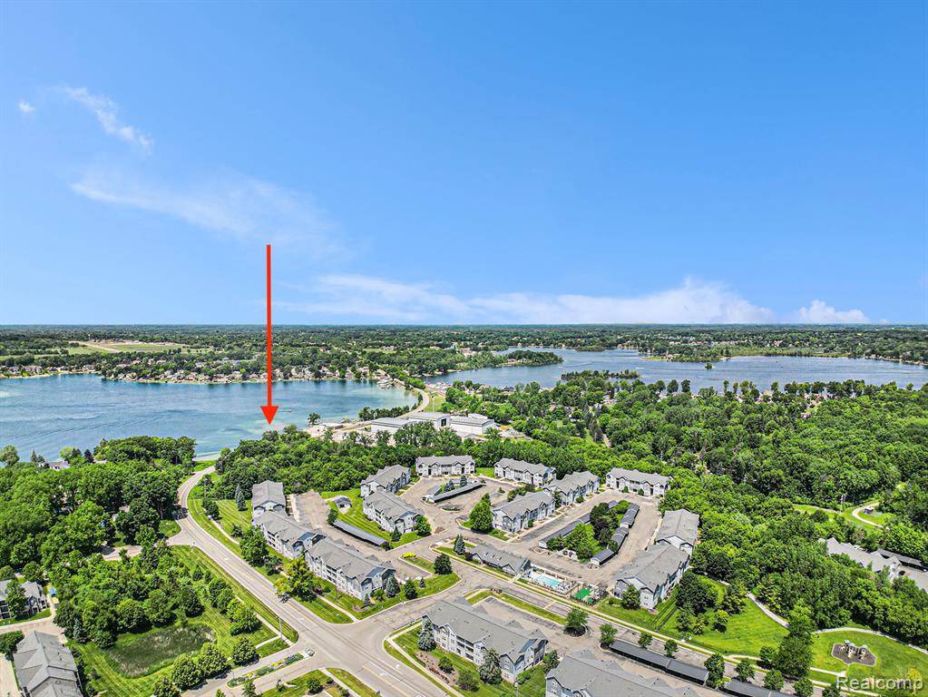 Fenton, MI 48430,3382 W Silver Lake Road