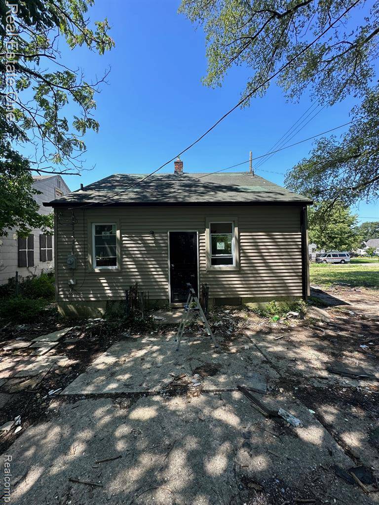 Detroit, MI 48228,9390 Auburn Street
